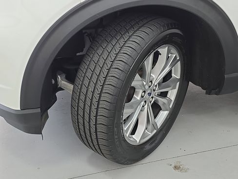 Used 2023 Ford Explorer XLT w/ Equipment Group 202A image 33