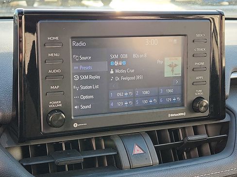 Used 2022 Toyota RAV4 XLE image 17