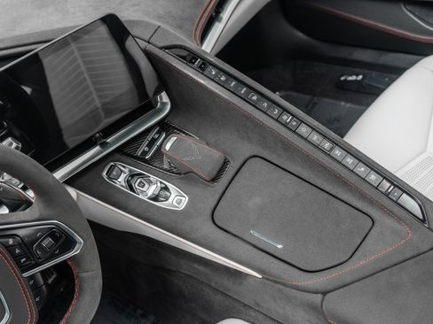 Used 2023 Chevrolet Corvette Stingray Premium Conv w/ Z51 Performance Package image 29