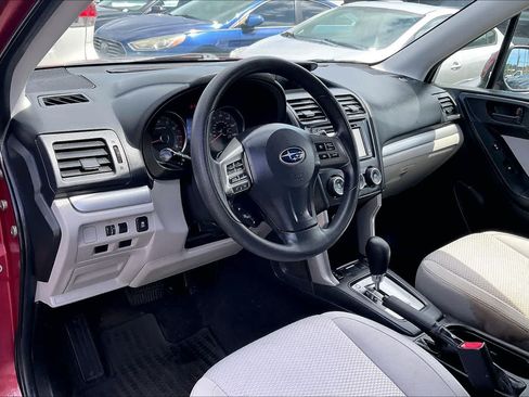 Used 2015 Subaru Forester 2.5i Premium AWD/4WD image 2