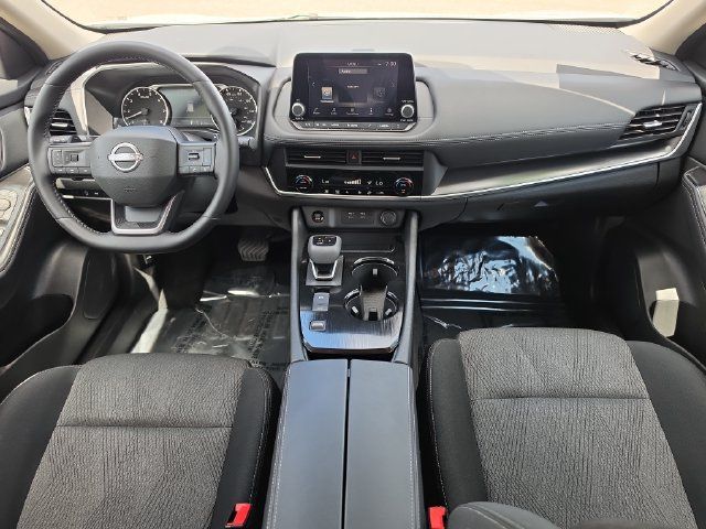 Used 2026 Nissan Rogue SV FWD image 9