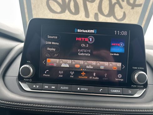 Used 2025 Nissan Rogue SV image 21