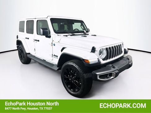 Used 2025 Jeep Wrangler Sahara image 1