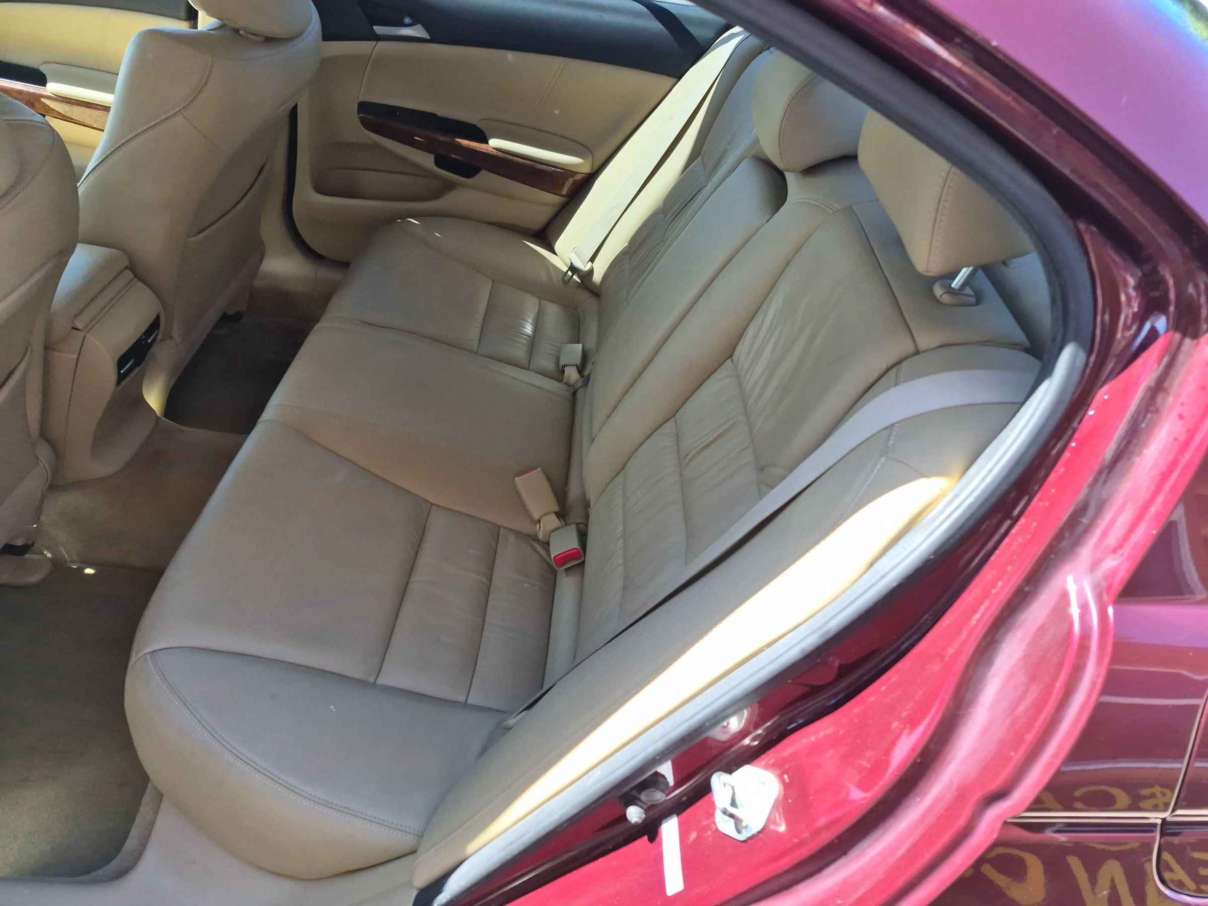 Used 2011 Honda Accord EX-L image 6