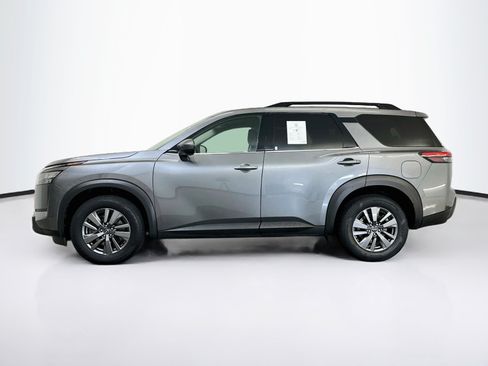 Used 2025 Nissan Pathfinder SV AWD/4WD image 4