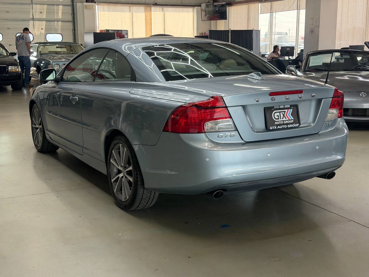 Used 2011 Volvo C70 T5 FWD image 4