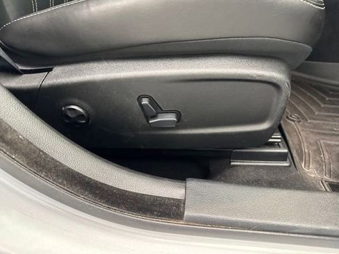 Used 2020 Chrysler 300 S RWD image 22