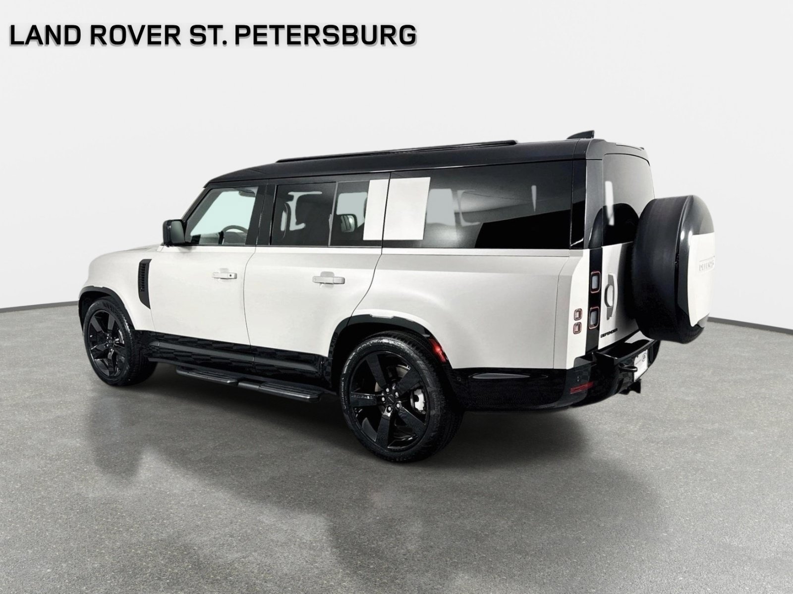 Used 2026 Land Rover Defender 130 X-Dynamic SE AWD/4WD image 7