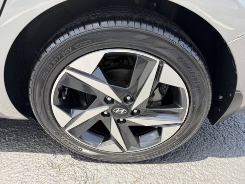 Used 2023 Hyundai Elantra SEL w/ Convenience Package FWD image 13