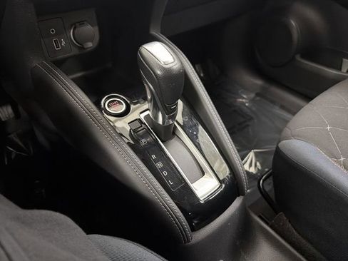 Used 2018 Nissan Kicks SR image 24