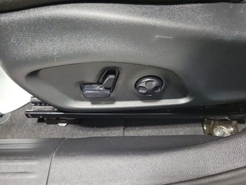 Used 2020 Jeep Compass Latitude w/ Cold Weather Group image 38