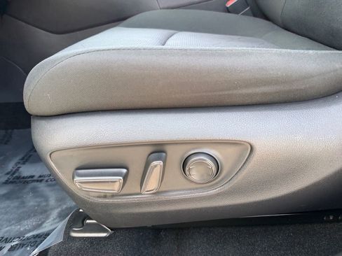 Used 2022 Toyota RAV4 XLE w/ Convenience Package image 15