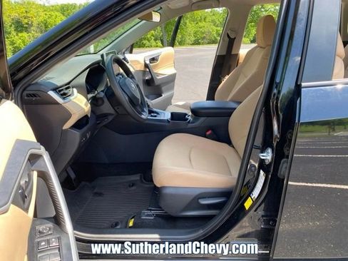 Used 2025 Toyota RAV4 LE AWD/4WD image 15