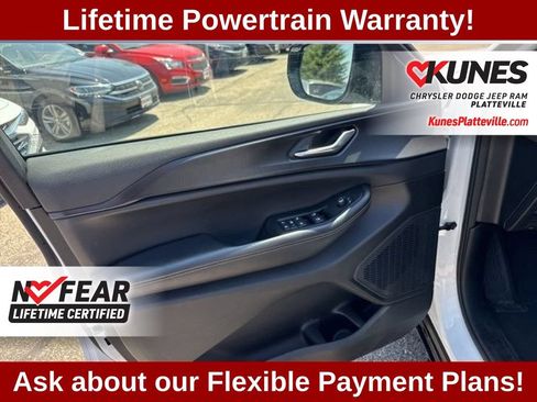 Used 2024 Jeep Grand Cherokee Altitude AWD/4WD image 15