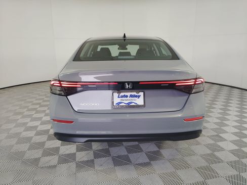 Certified 2025 Honda Accord SE image 10