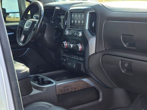 Used 2021 GMC Sierra 3500 Denali w/ Technology Package image 8