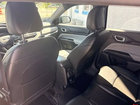 Used 2024 Jeep Compass Latitude AWD/4WD image 15