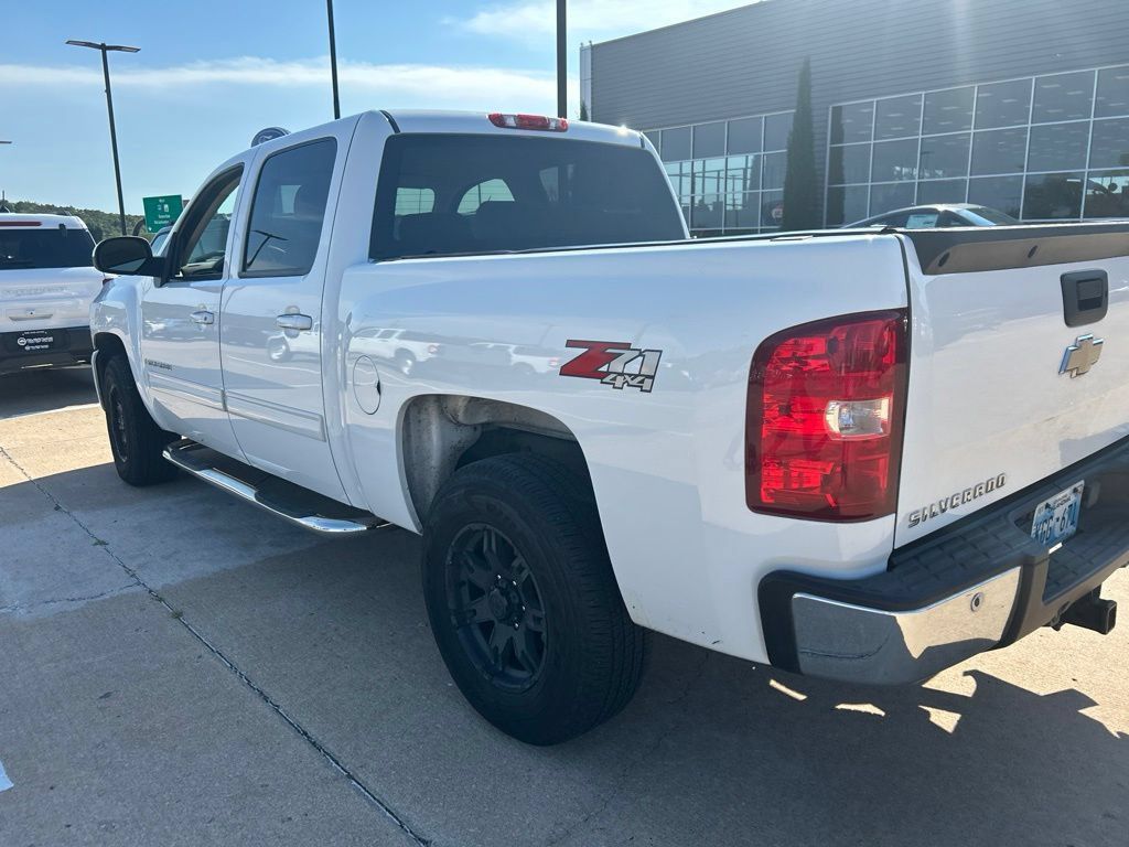 Used 2009 Chevrolet Silverado 1500 LTZ w/ Safety Package AWD/4WD image 4