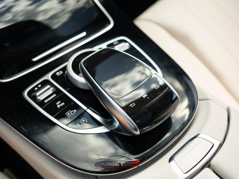 Used 2017 Mercedes-Benz E 300 4MATIC image 34