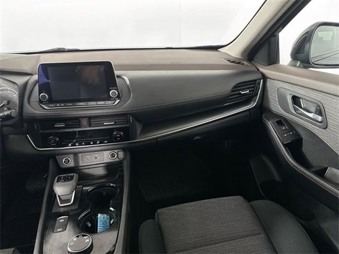 Used 2023 Nissan Rogue SV image 24