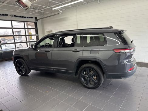 Used 2023 Jeep Grand Cherokee L Limited w/ Black Appearance Package image 5