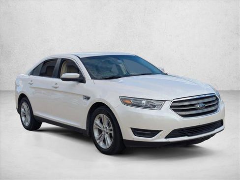 Used 2018 Ford Taurus SEL w/ Equipment Group 201A image 3