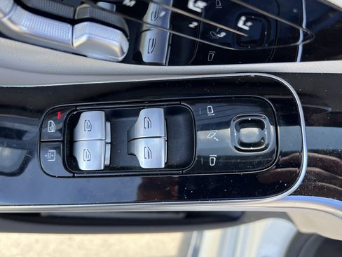 Used 2023 Mercedes-Benz S 500 4MATIC image 15