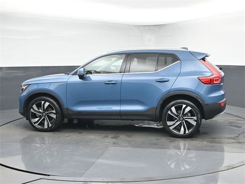 Used 2023 Volvo XC40 B5 Ultimate w/ Protection Package Premier image 5