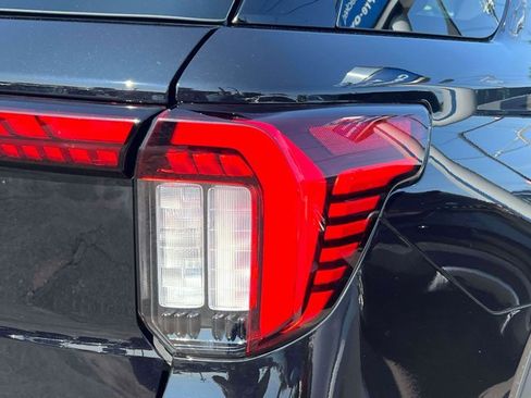 Used 2026 Ford Explorer Active w/ Active Comfort Package AWD/4WD image 10