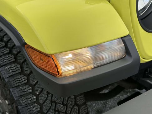 Used 2024 Jeep Gladiator Sport image 9