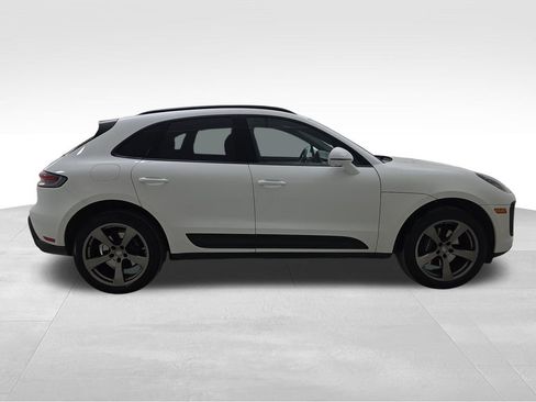 Used 2024 Porsche Macan image 10