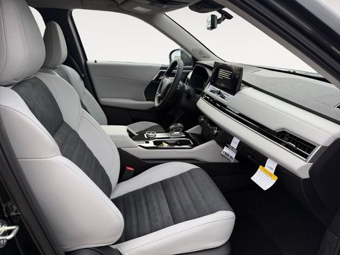 Used 2025 Mitsubishi Outlander SE AWD/4WD image 15