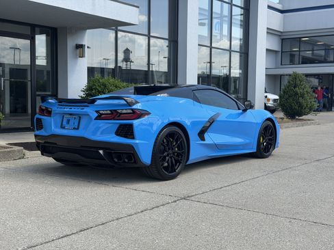 Used 2024 Chevrolet Corvette Stingray Preferred Conv w/ Z51 Performance Package RWD image 4