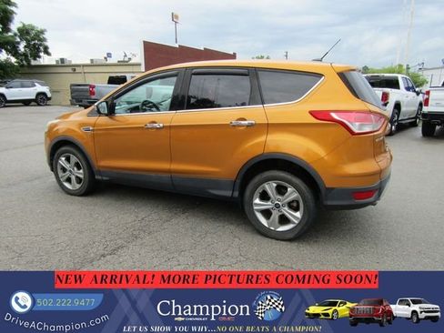 Used 2016 Ford Escape SE AWD/4WD image 6