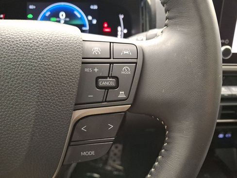 Used 2025 Toyota Camry SE w/ Convenience Package FWD image 21