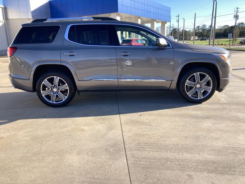 Used 2019 GMC Acadia Denali w/ Technology Package image 5