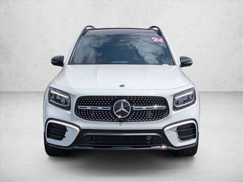 Used 2024 Mercedes-Benz GLB 250 image 2