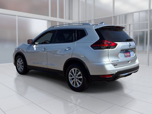 Used 2020 Nissan Rogue SV FWD image 4