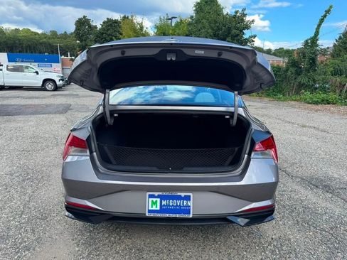 Used 2023 Hyundai Elantra Limited FWD image 5