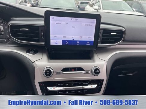 Used 2020 Ford Explorer XLT w/ Equipment Group 202A AWD/4WD image 23
