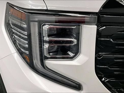 Used 2024 GMC Sierra 1500 Denali Ultimate AWD/4WD image 36
