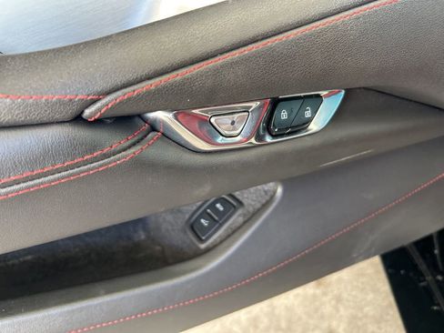 Used 2022 Chevrolet Corvette Stingray Coupe w/ 1LT image 32