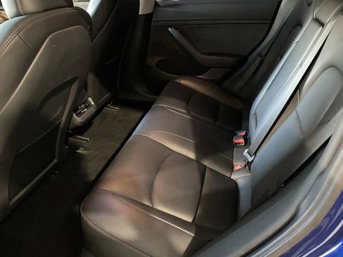 Used 2023 Tesla Model 3 Standard Range image 9