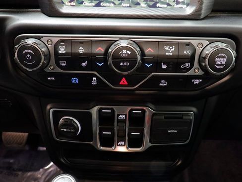 Used 2023 Jeep Wrangler Unlimited Sahara w/ Cold Weather Group image 12