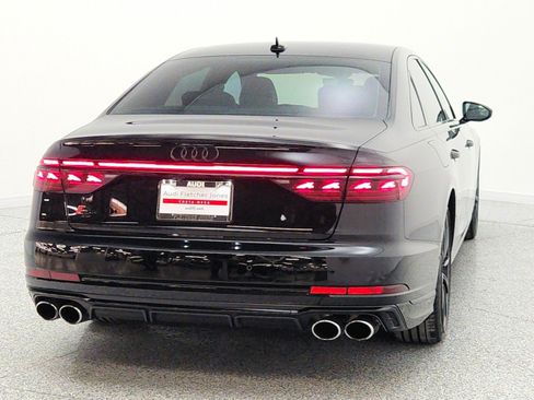 Used 2022 Audi S8 AWD/4WD image 6