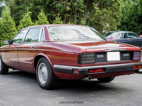 Used 1988 Jaguar XJ Vanden Plas RWD image 4