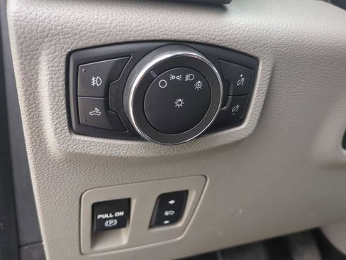 Used 2018 Ford F150 XLT w/ Equipment Group 302A Luxury AWD/4WD image 33