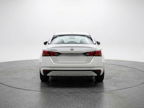 Used 2025 Nissan Altima 2.5 SV FWD image 7