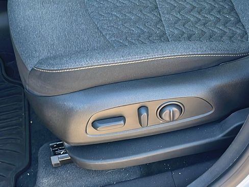 Certified 2024 Chevrolet Equinox LT image 11