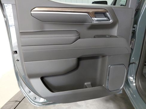 New 2026 Chevrolet Silverado 1500 LT Trail Boss w/ Dark Appearance Package image 17